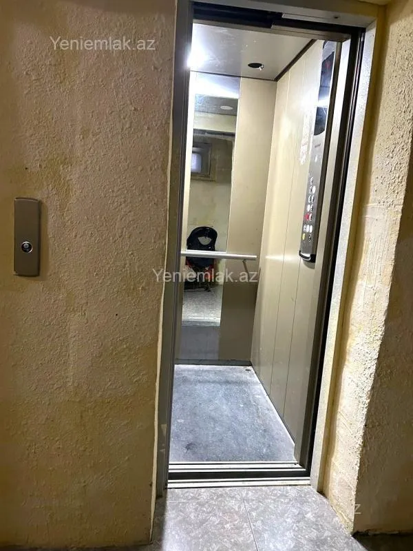 Satılır 2 otaqlı köhnə tikili 70 m²