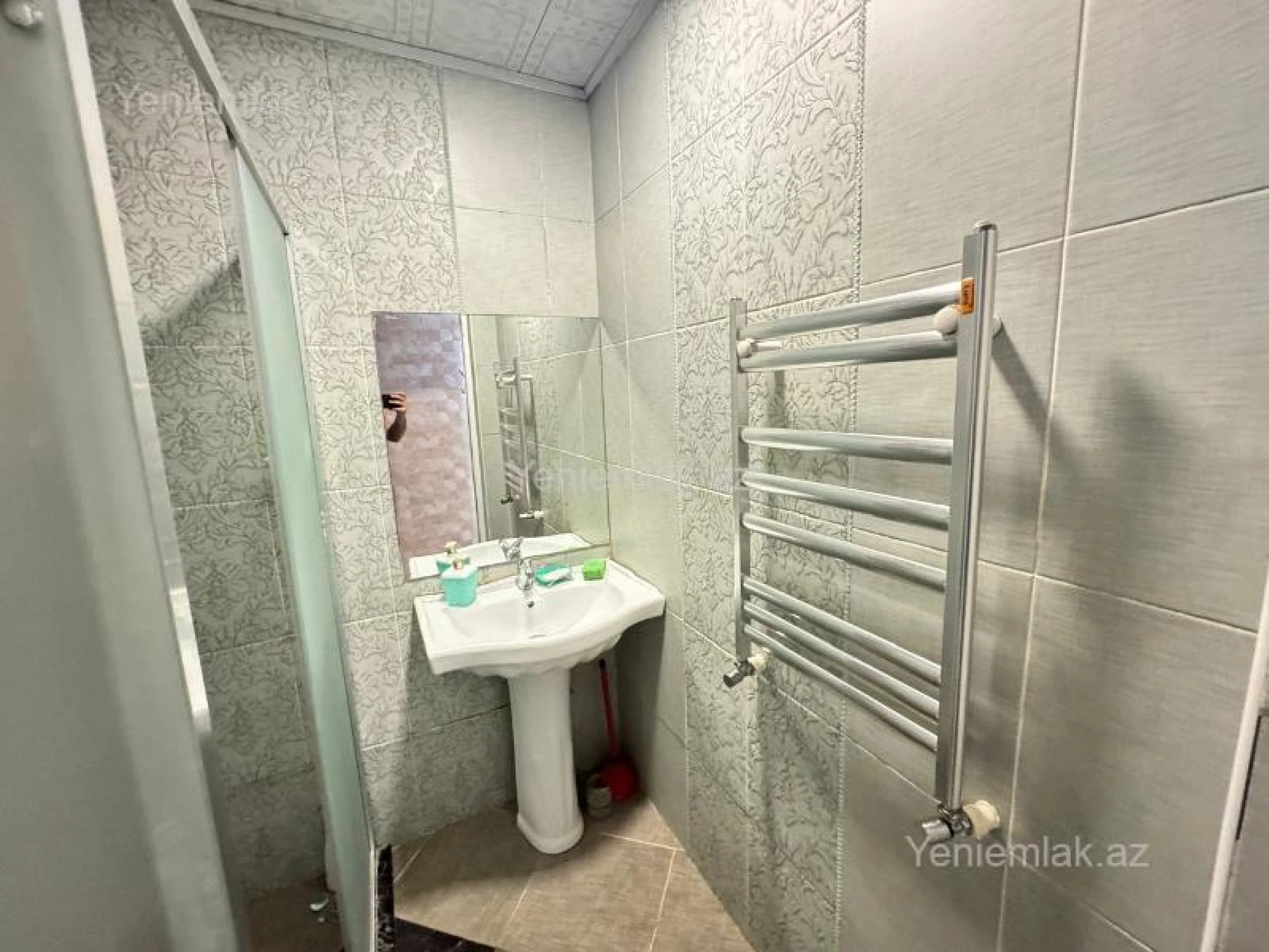 Satılır 4 otaqlı köhnə tikili 110 m²