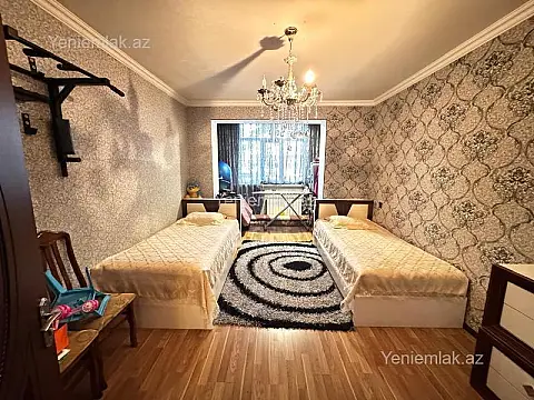 Satılır 4 otaqlı köhnə tikili 110 m²