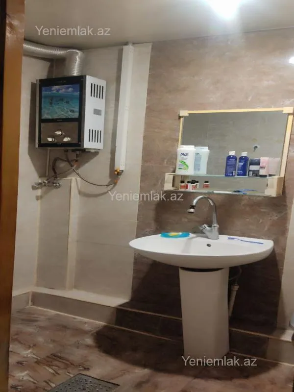 Satılır 3 otaqlı köhnə tikili 80 m²