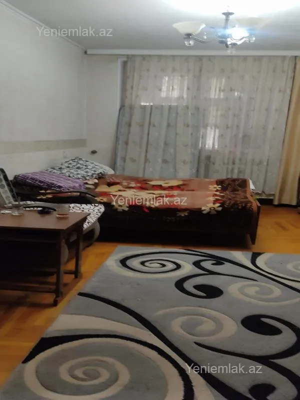 Satılır 3 otaqlı köhnə tikili 80 m²