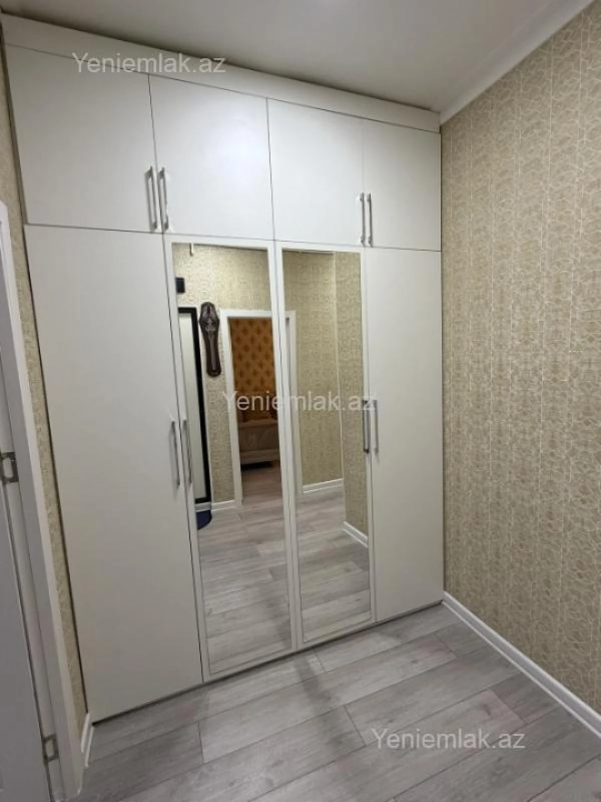 Satılır 9 otaqlı köhnə tikili 60 m²