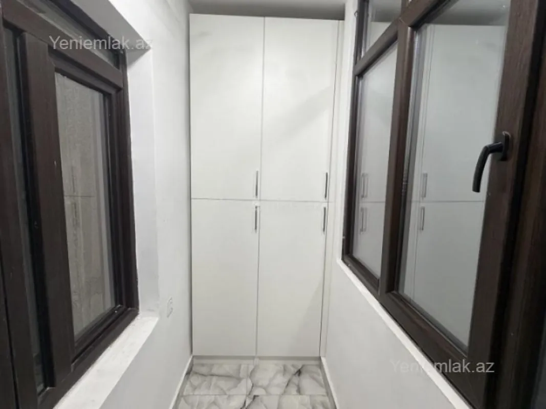 Satılır 9 otaqlı köhnə tikili 60 m²