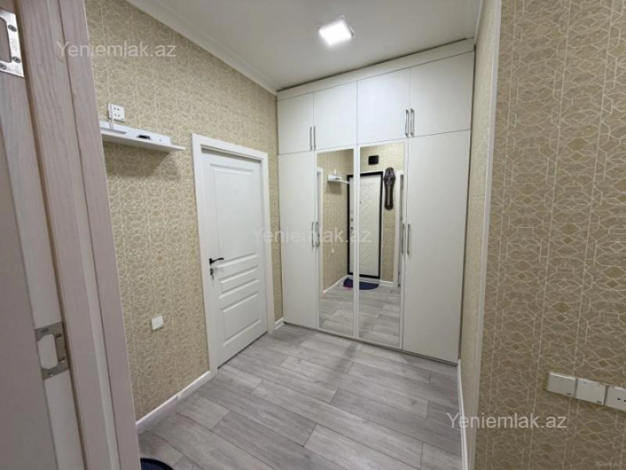 Satılır 9 otaqlı köhnə tikili 60 m²