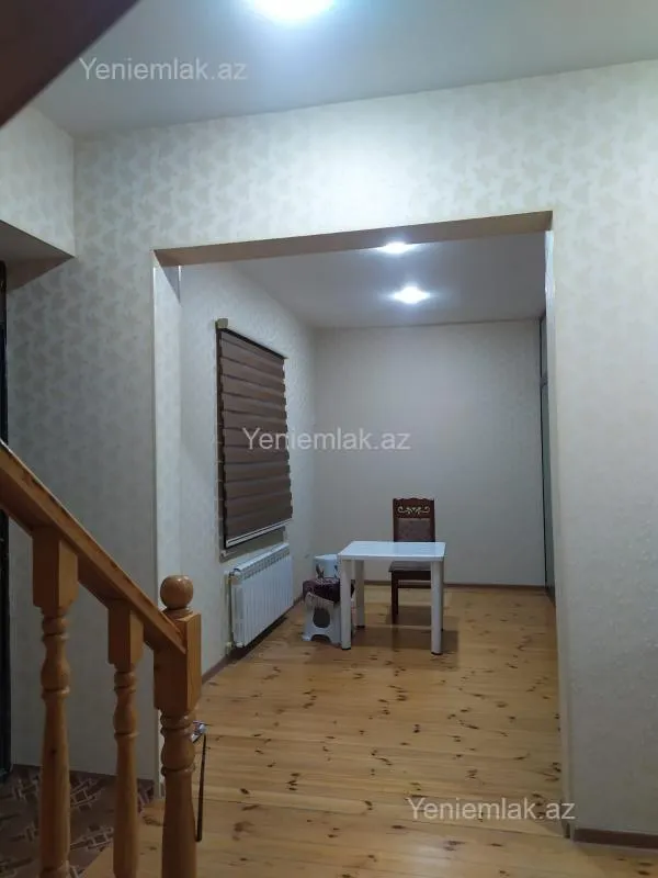 Satılır 4 otaqlı həyət evi 200 m²