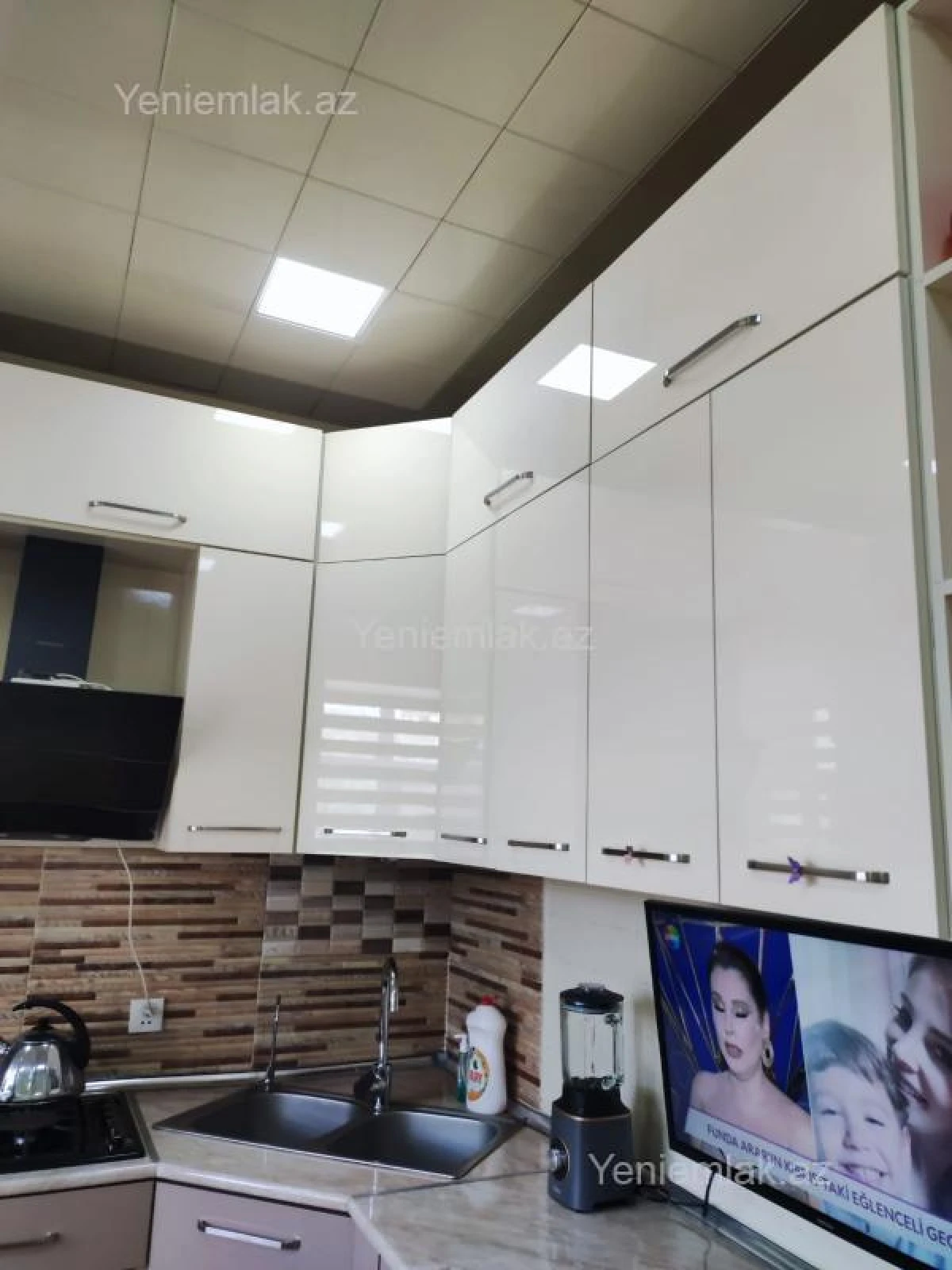 Satılır 4 otaqlı həyət evi 200 m²