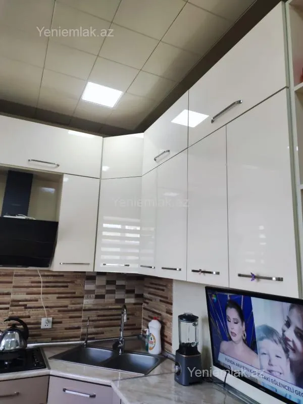 Satılır 4 otaqlı həyət evi 200 m²