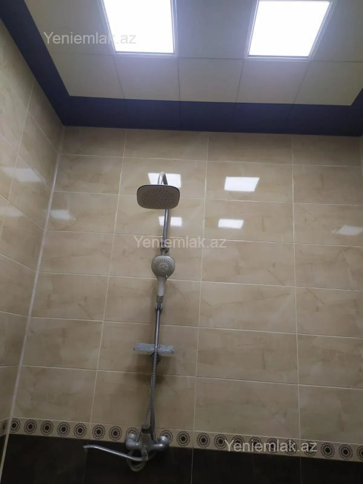 Satılır 4 otaqlı həyət evi 200 m²