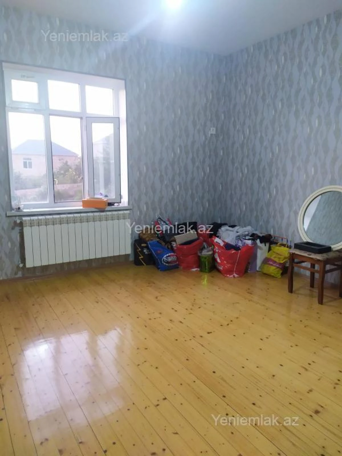 Satılır 4 otaqlı həyət evi 200 m²