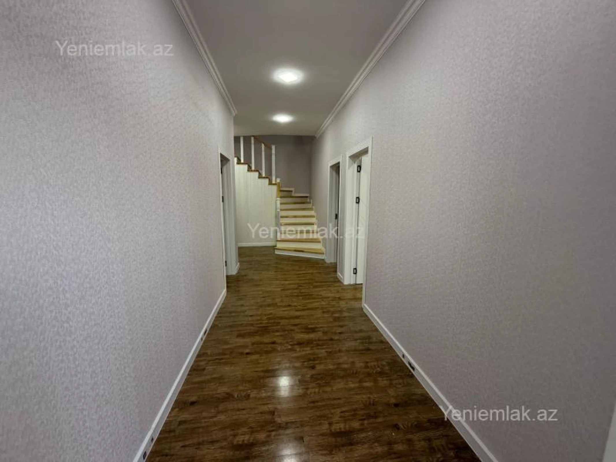 Satılır 5 otaqlı həyət evi 180 m²