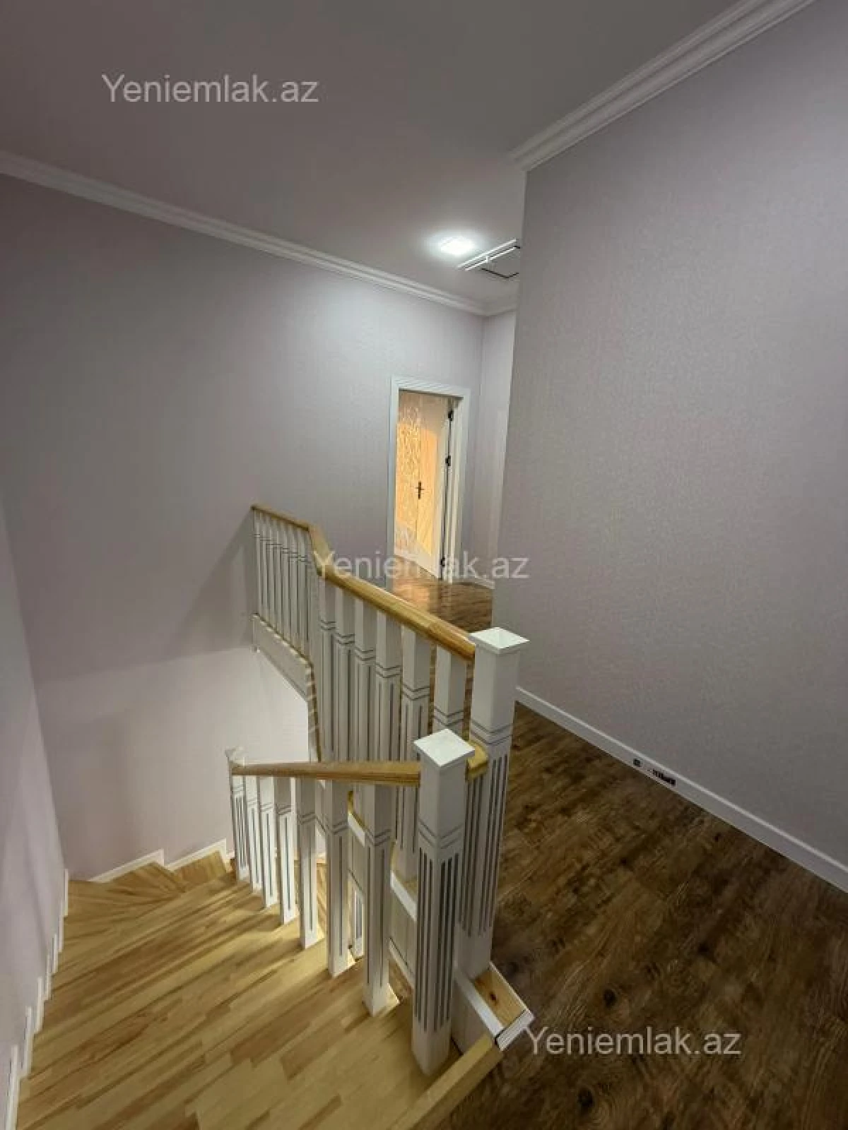 Satılır 5 otaqlı həyət evi 180 m²