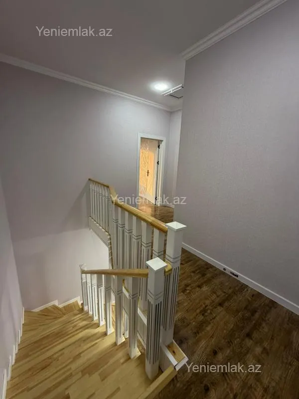 Satılır 5 otaqlı həyət evi 180 m²