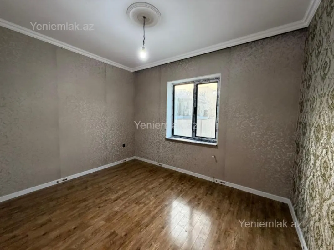 Satılır 5 otaqlı həyət evi 180 m²