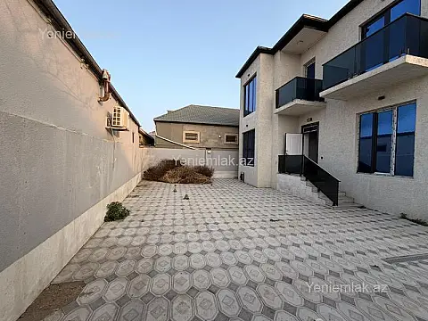 Satılır 5 otaqlı həyət evi 180 m²