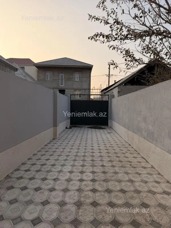 Satılır 5 otaqlı həyət evi 180 m²