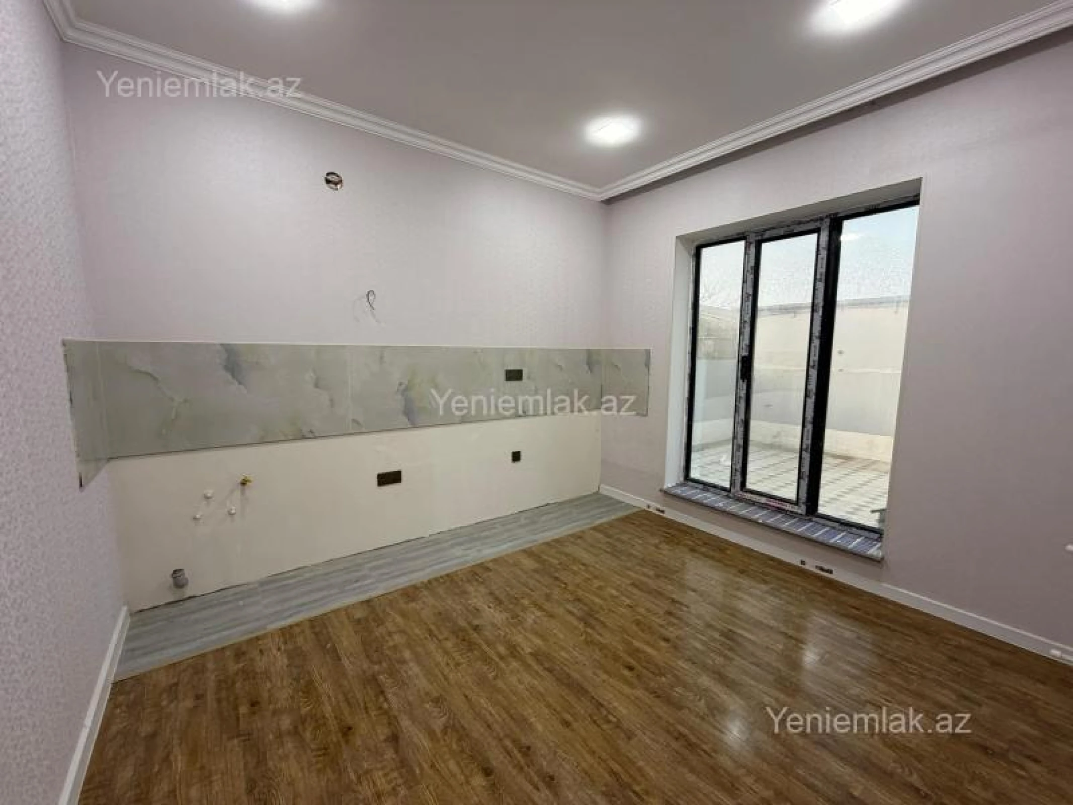 Satılır 5 otaqlı həyət evi 180 m²