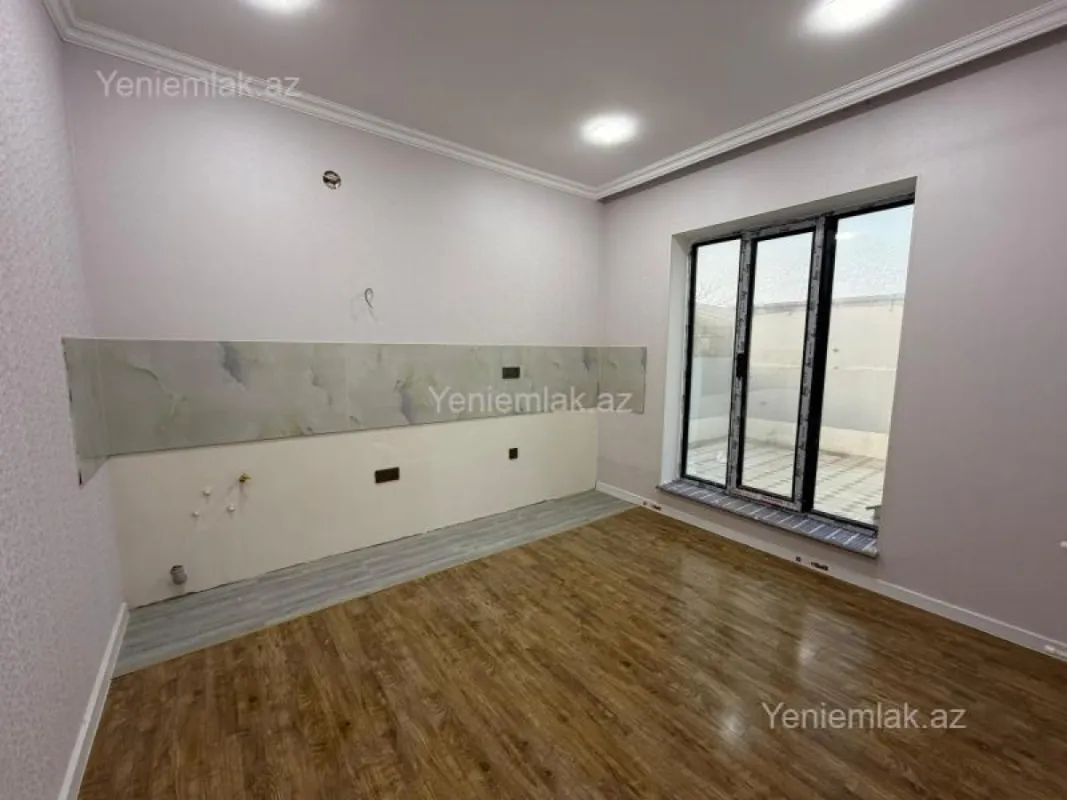 Satılır 5 otaqlı həyət evi 180 m²