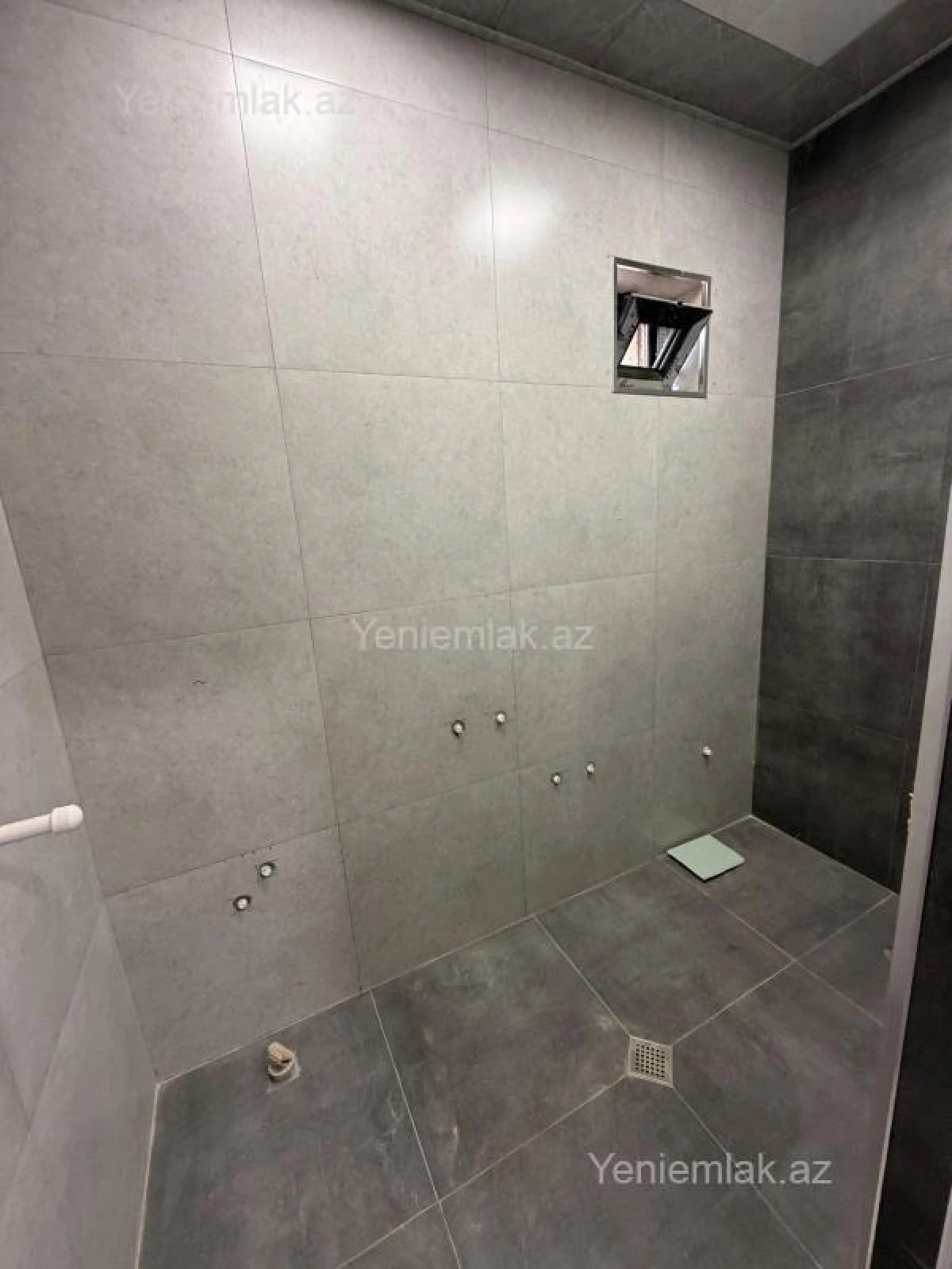 Satılır 5 otaqlı həyət evi 180 m²