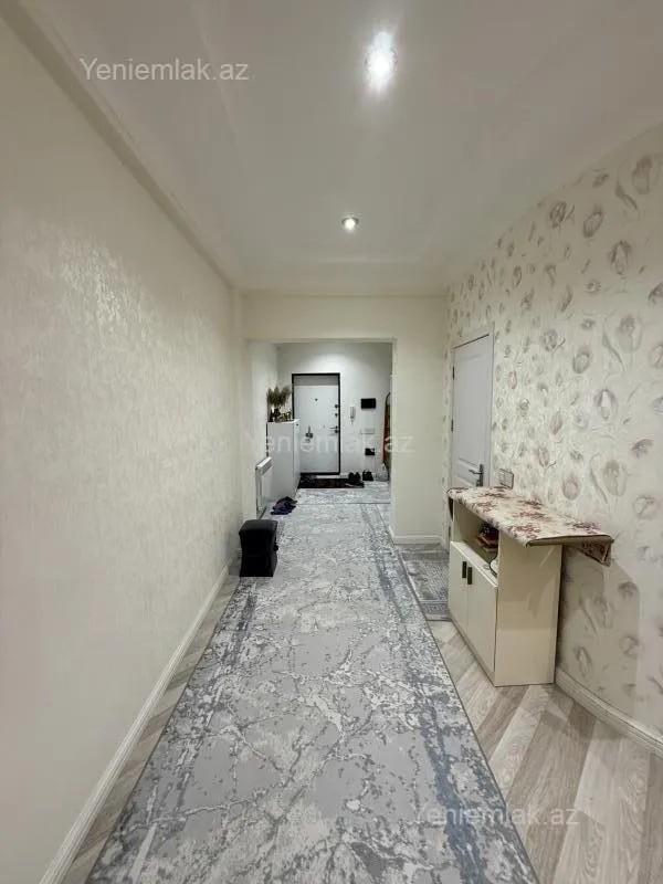 Satılır 3 otaqlı yeni tikili 129.8 m²