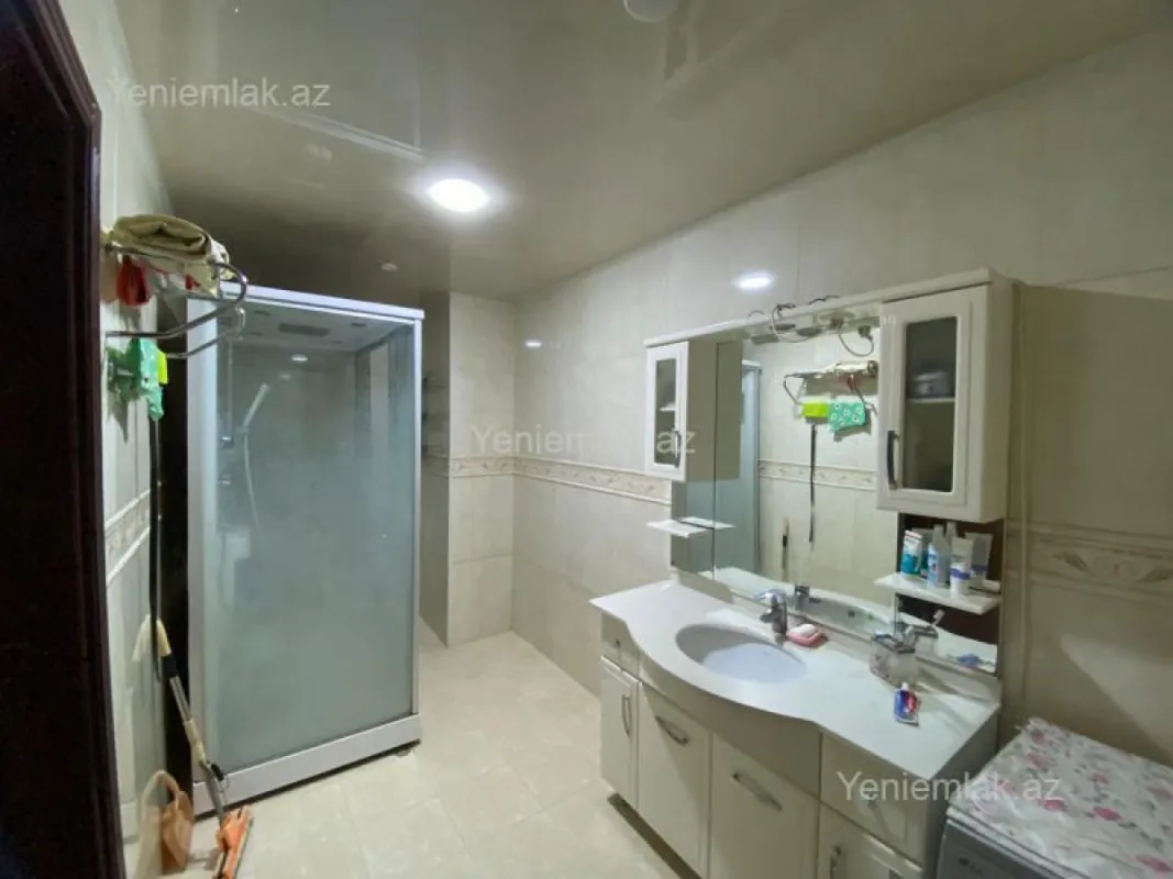 Satılır 3 otaqlı yeni tikili 140 m²