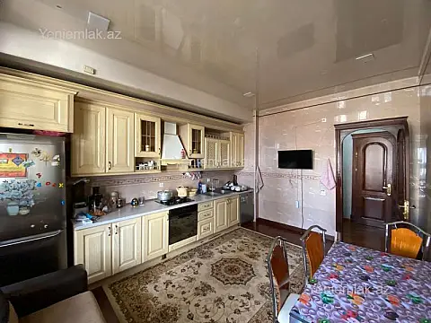 Satılır 3 otaqlı yeni tikili 140 m²