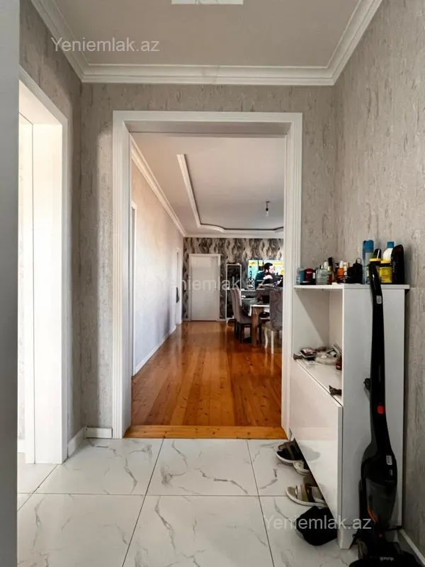 Satılır 8 otaqlı həyət evi 220 m²