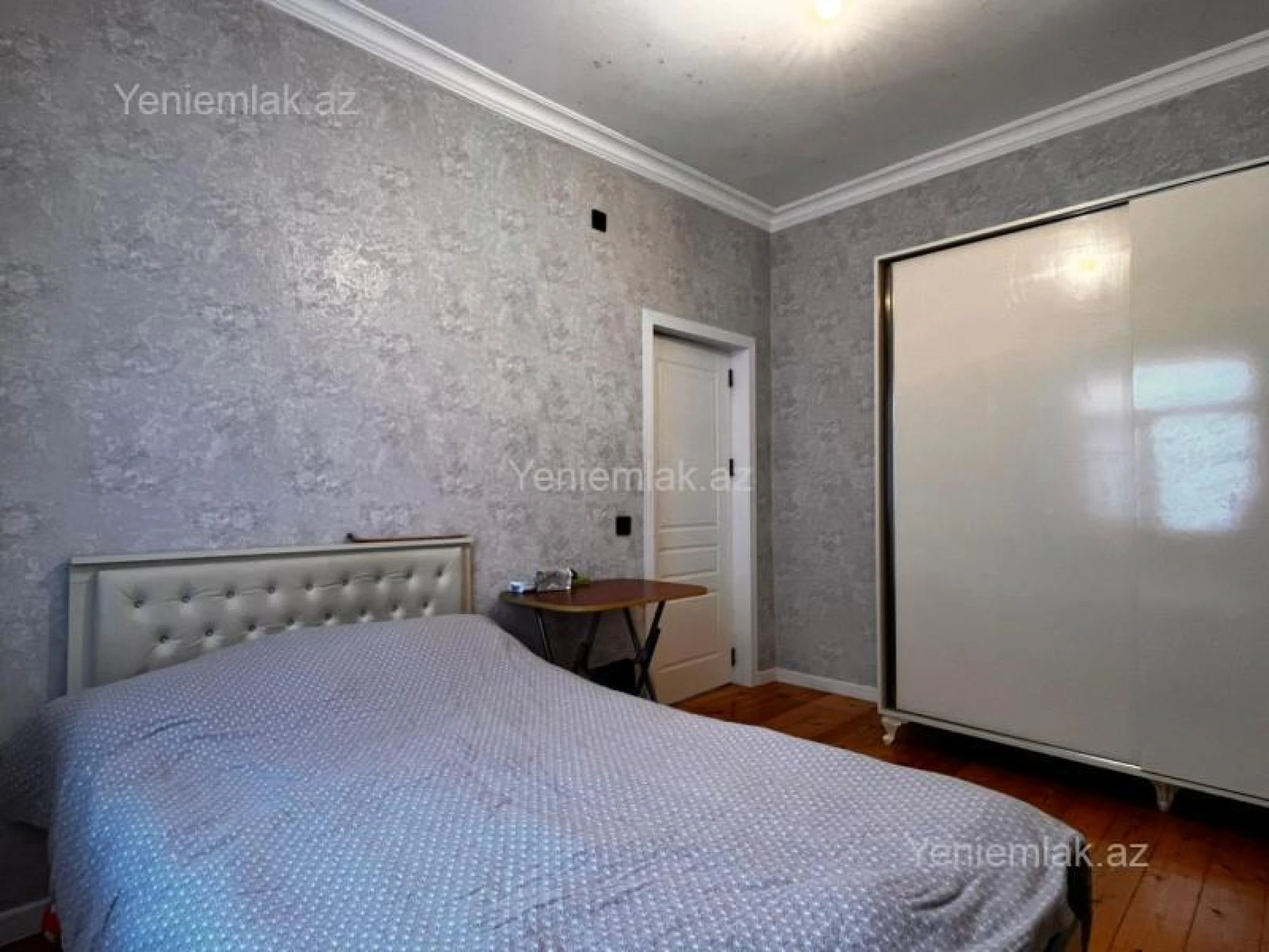 Satılır 8 otaqlı həyət evi 220 m²