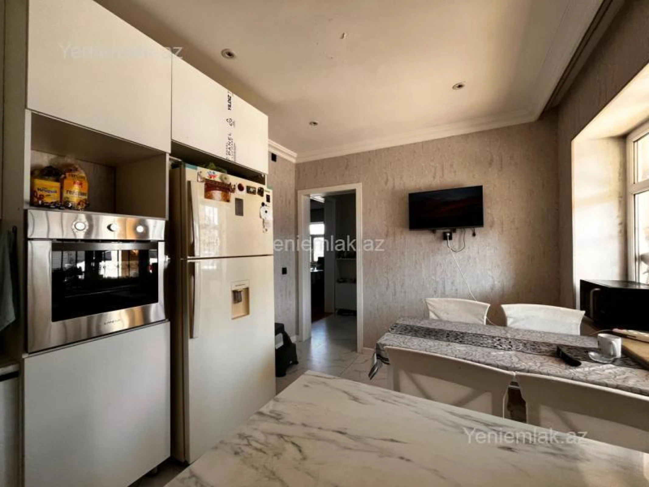 Satılır 8 otaqlı həyət evi 220 m²