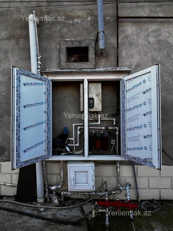 Satılır 8 otaqlı həyət evi 220 m²