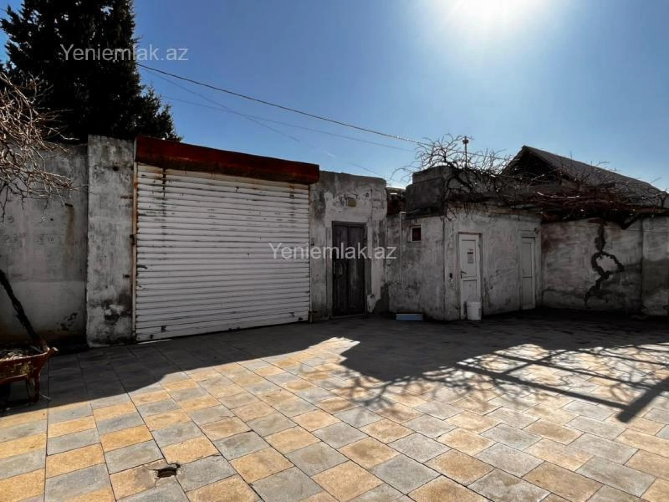 Satılır 8 otaqlı həyət evi 220 m²