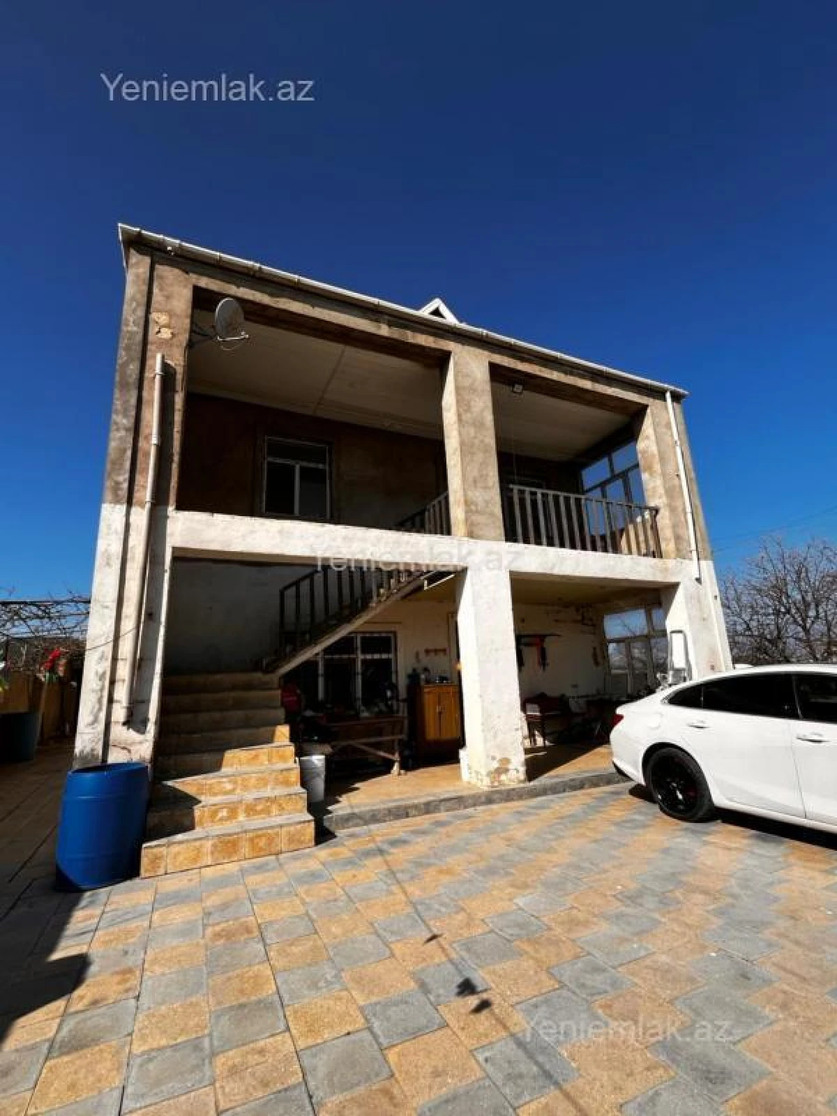 Satılır 8 otaqlı həyət evi 220 m²