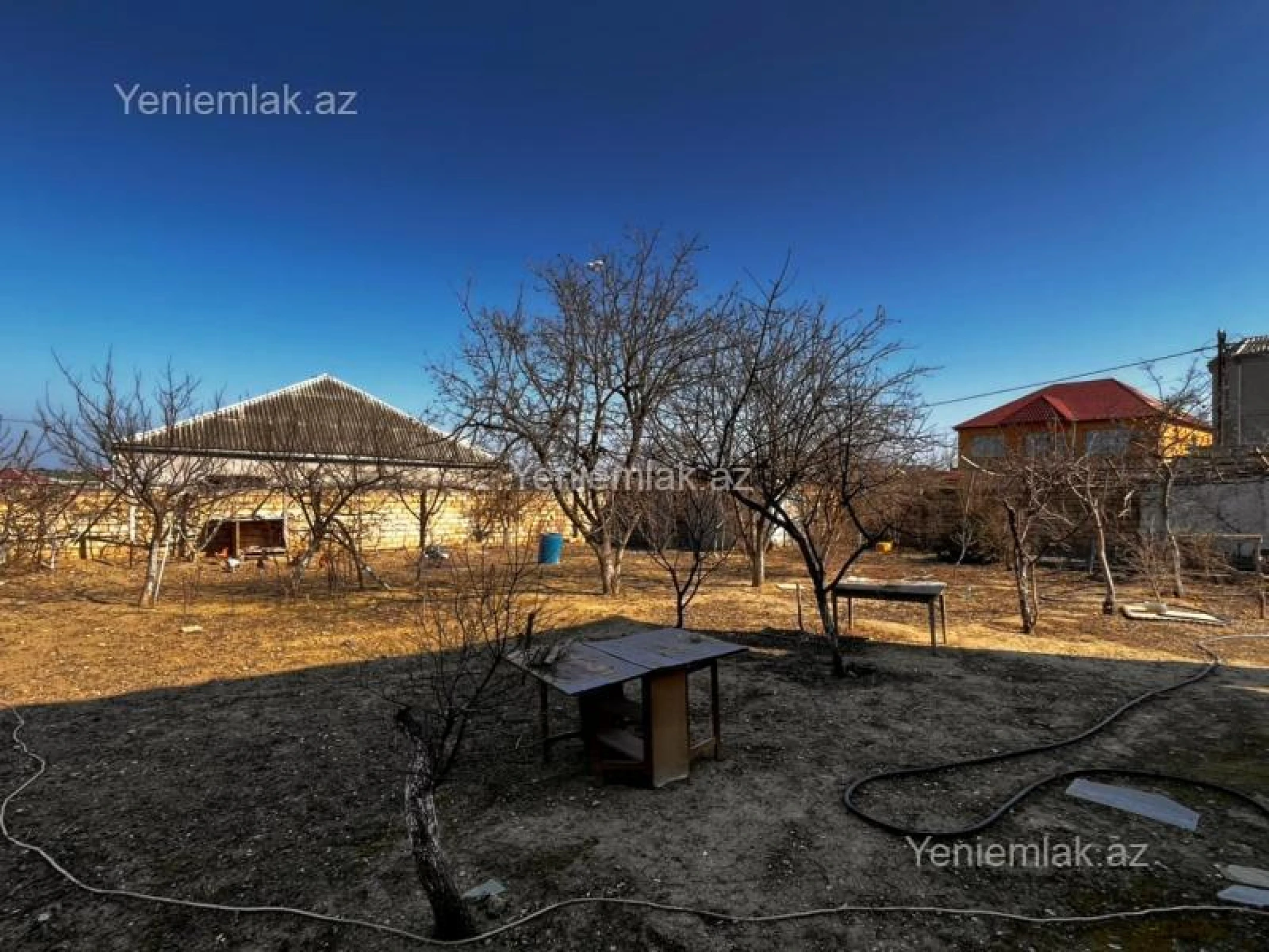 Satılır 8 otaqlı həyət evi 220 m²