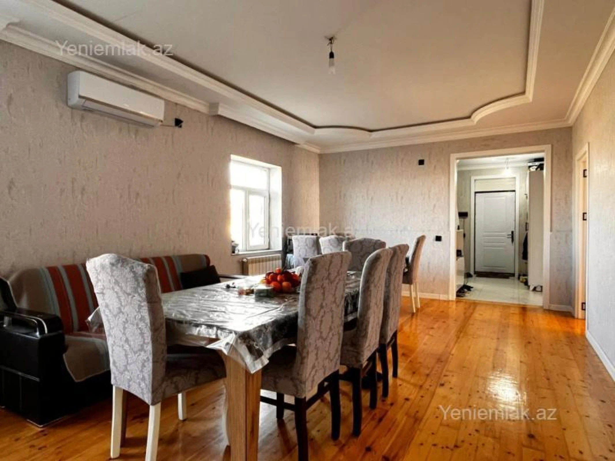 Satılır 8 otaqlı həyət evi 220 m²