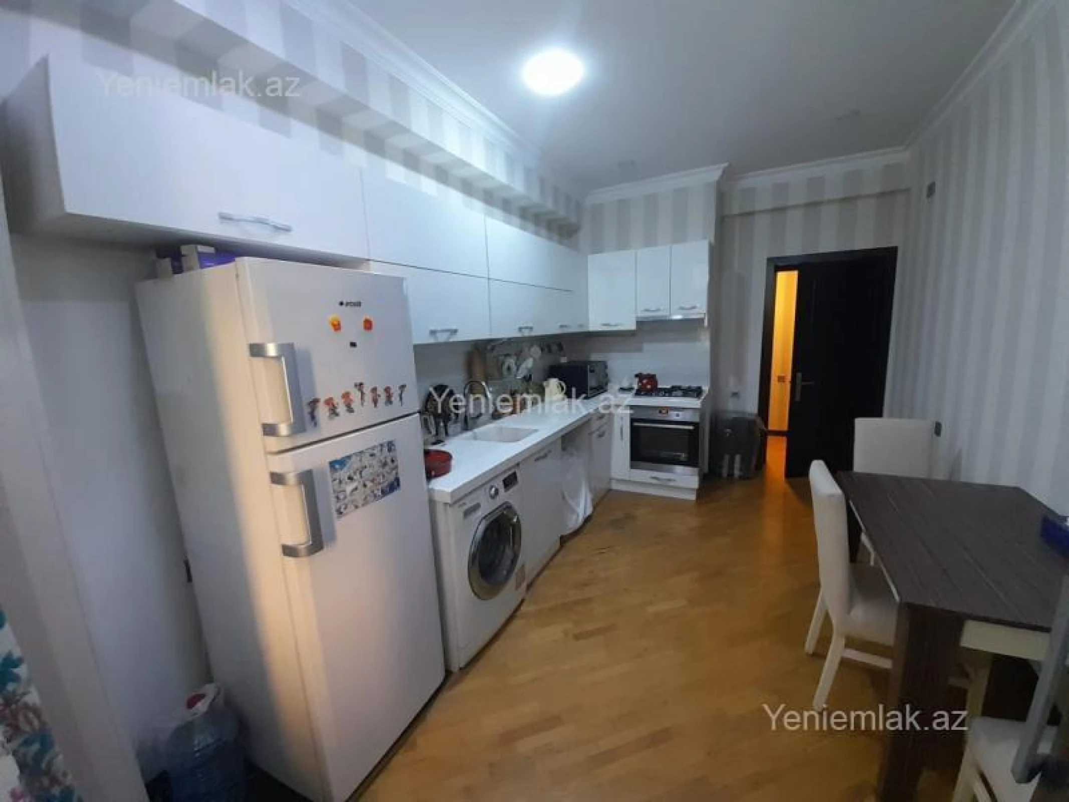 Satılır 3 otaqlı yeni tikili 135 m²