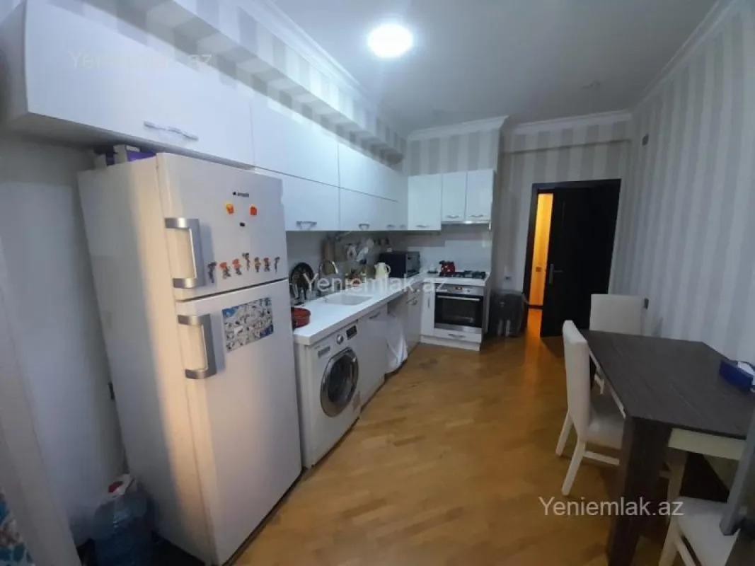 Satılır 3 otaqlı yeni tikili 135 m²