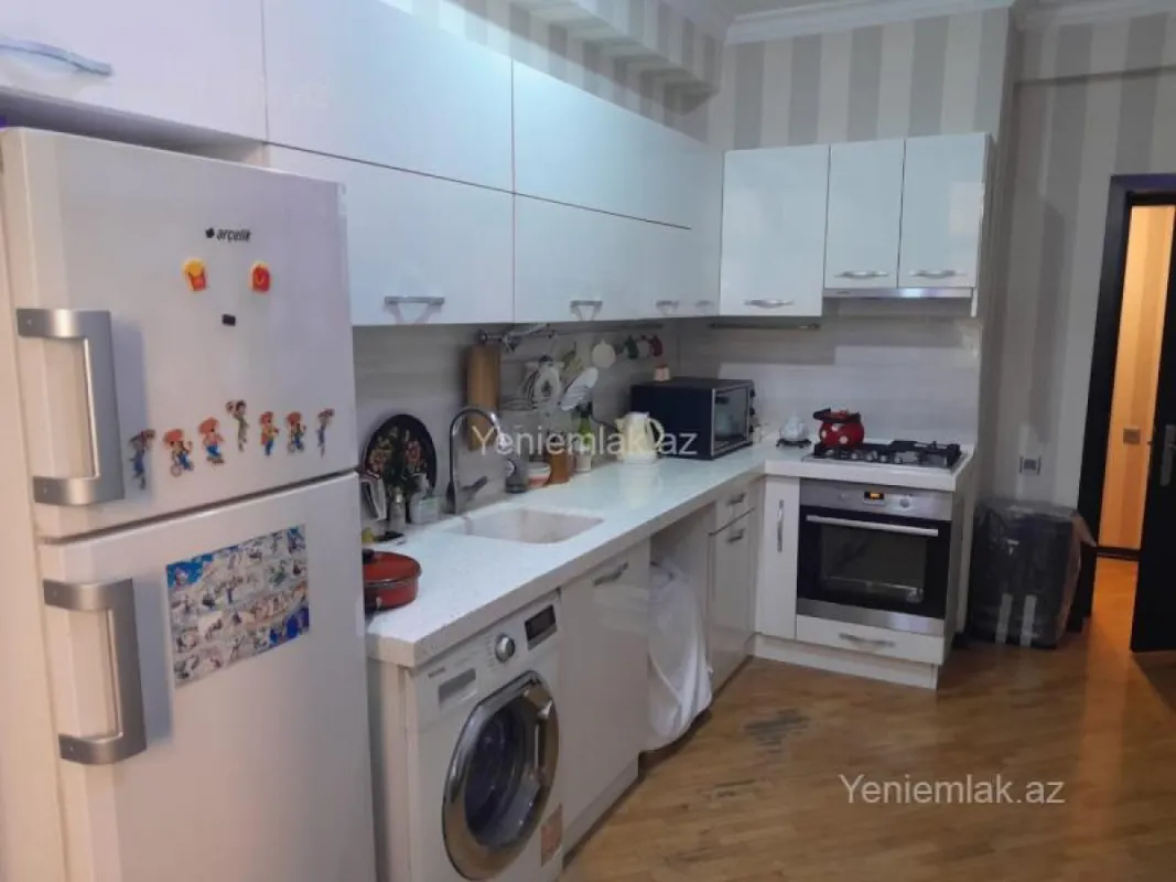Satılır 3 otaqlı yeni tikili 135 m²