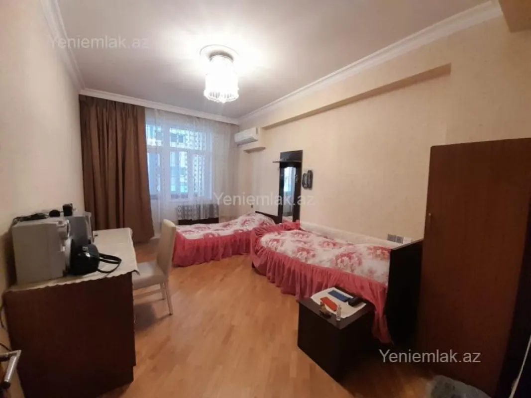 Satılır 3 otaqlı yeni tikili 135 m²