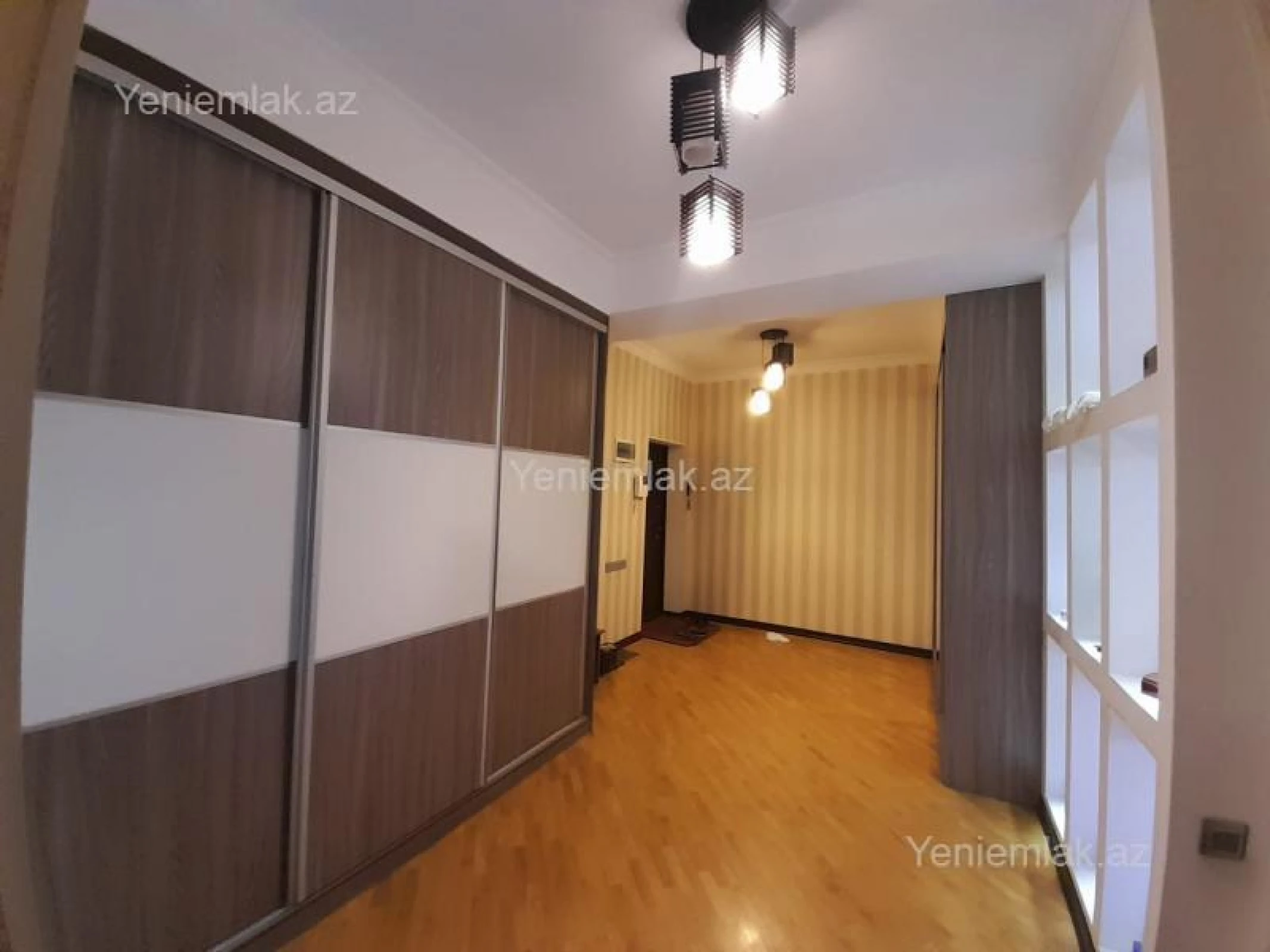 Satılır 3 otaqlı yeni tikili 135 m²