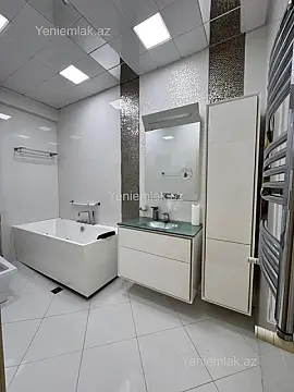 Satılır 4 otaqlı yeni tikili 176 m²