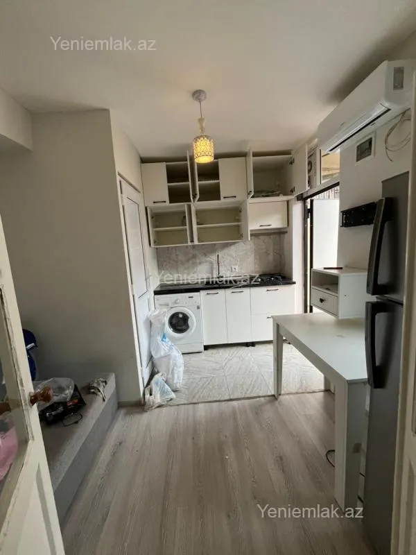 Satılır 2 otaqlı köhnə tikili 35 m²