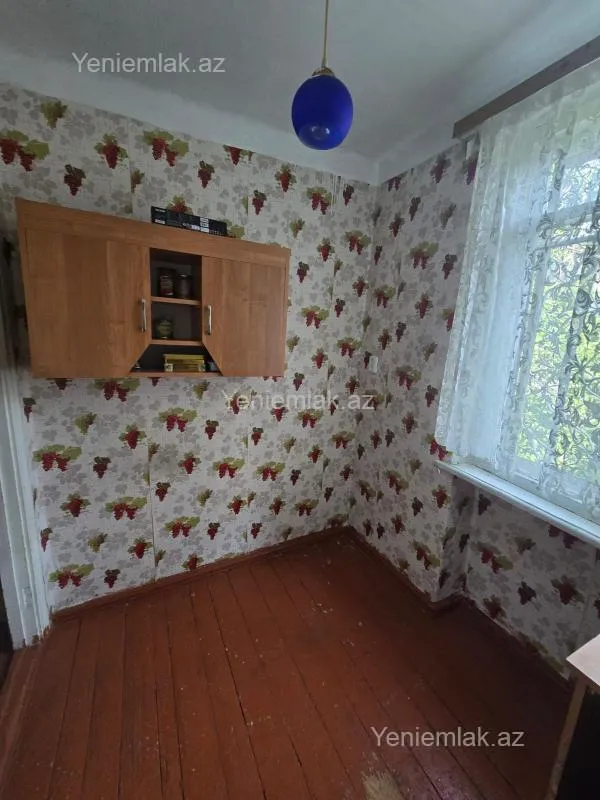 Satılır 1 otaqlı köhnə tikili 35 m²