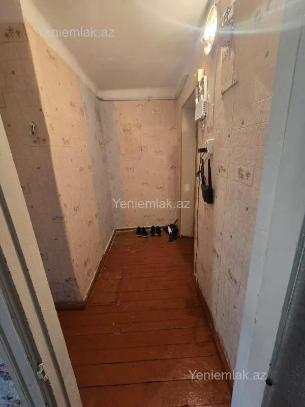Satılır 1 otaqlı köhnə tikili 35 m²