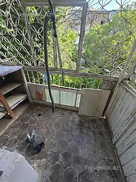 Satılır 1 otaqlı köhnə tikili 35 m²
