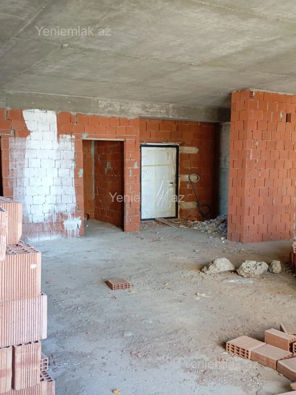 Satılır 3 otaqlı yeni tikili 115 m²