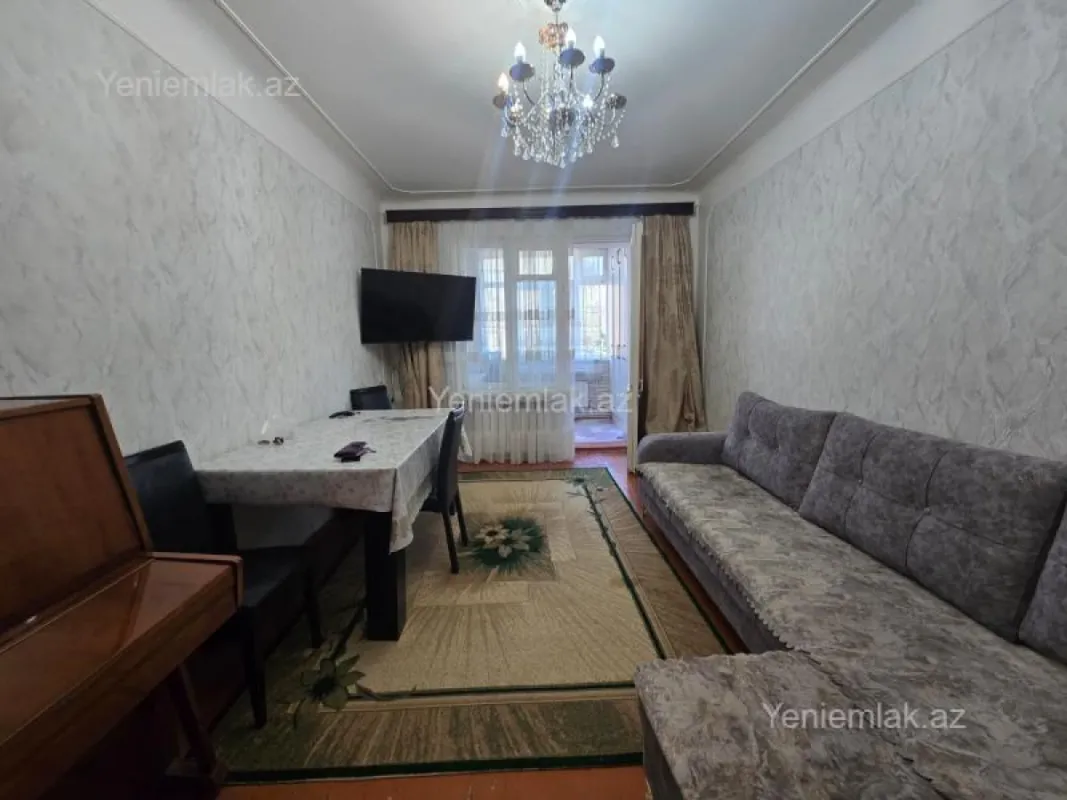 Satılır 2 otaqlı köhnə tikili 55 m²