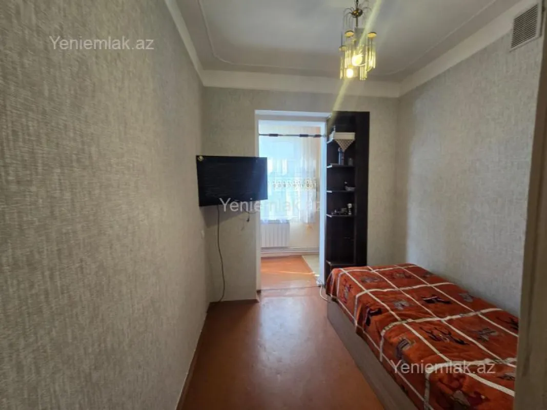 Satılır 2 otaqlı köhnə tikili 55 m²