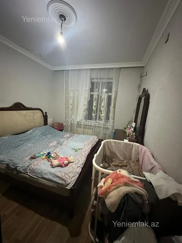 Satılır 2 otaqlı köhnə tikili 60 m²