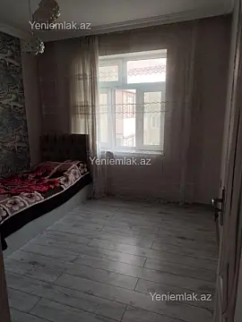 Satılır 4 otaqlı köhnə tikili 100 m²