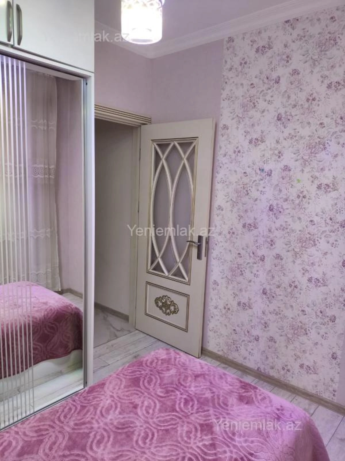 Satılır 4 otaqlı köhnə tikili 100 m²