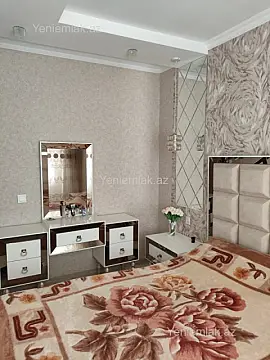 Satılır 4 otaqlı köhnə tikili 100 m²